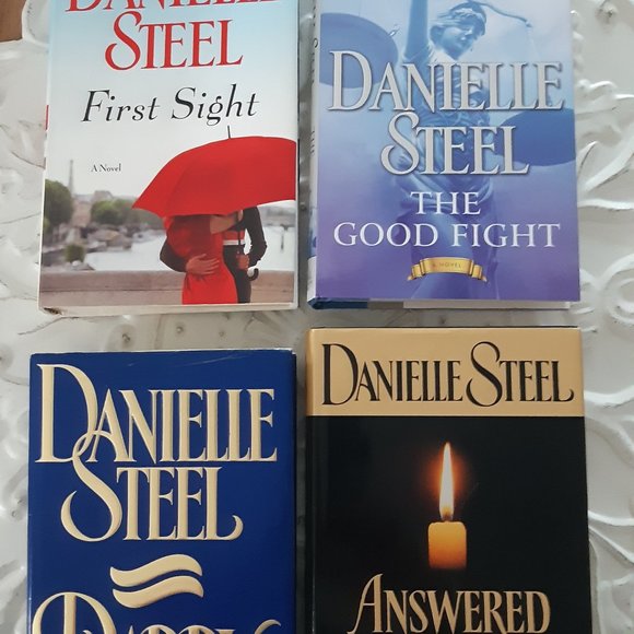 Danielle Steel Hardcover  books   4 for 20$ - Picture 1 of 4